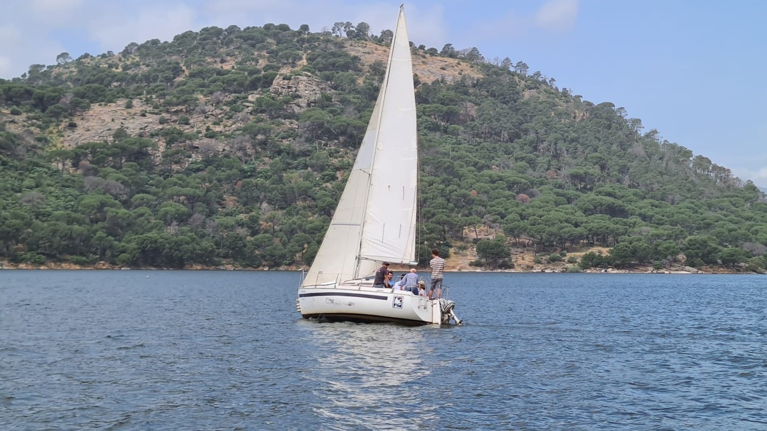 Velero en pantano navegando