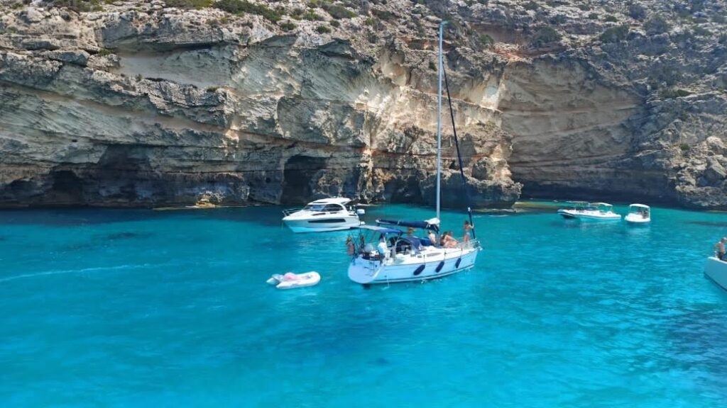 Crucero por Ibiza y Formentera: Navegación por el mar Mediterráneo